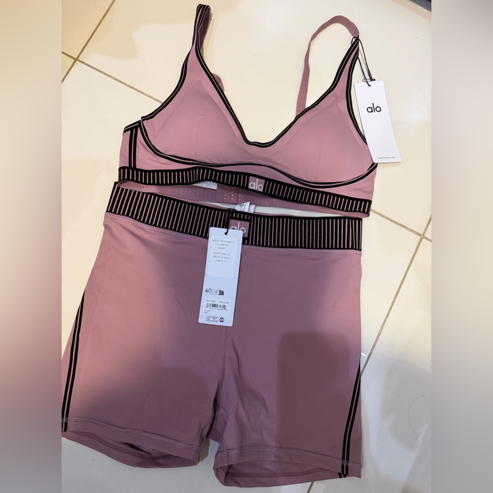 ALO Yoga Mauve Sports Bra and Legging Set with Black Trim